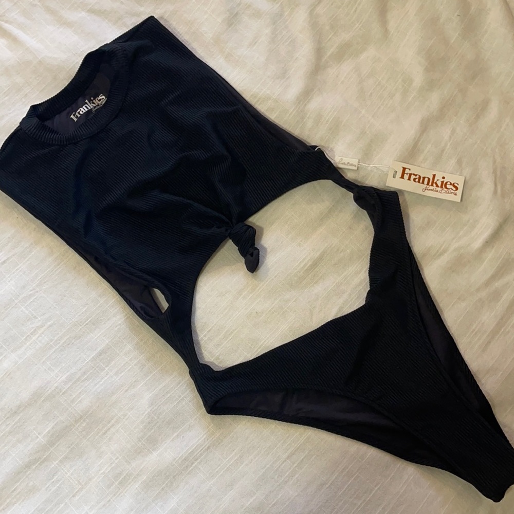 One piece frankies bikini